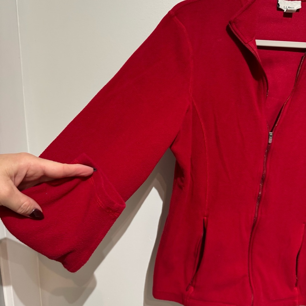 L.L. Bean Women's Vibrant Red Fleece Zip Up. Size Large - Picture 4 of 8